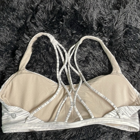 Lululemon Free to Be Zen Sportsbra - Picture 4 of 6